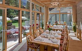 Swiss Alpine Hotel Allalin